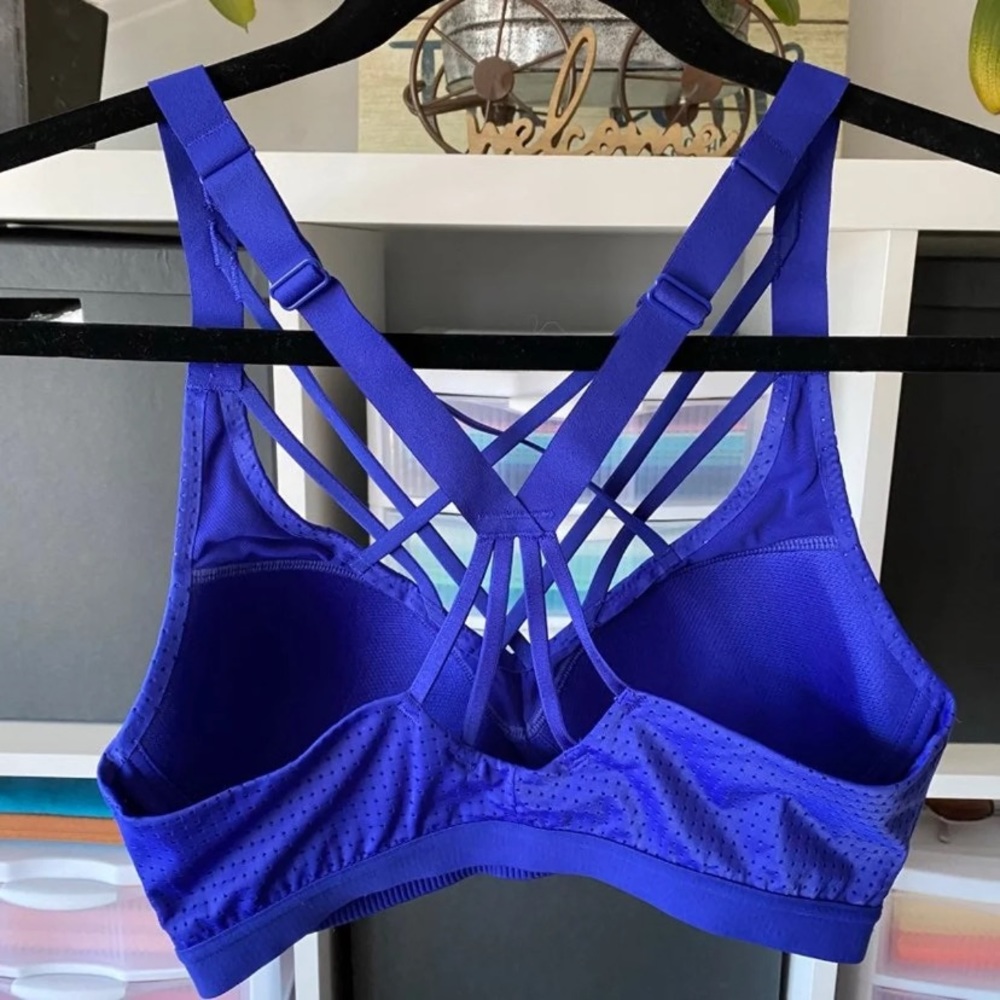 VSX SPORT By Victoria’s Secret Sports Bra size 32C - Picture 3 of 6